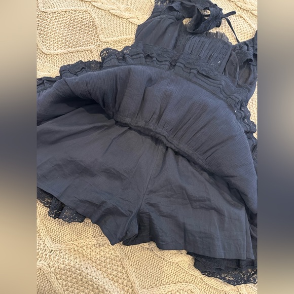 Black mini dress with built-in shorts - Picture 5 of 7